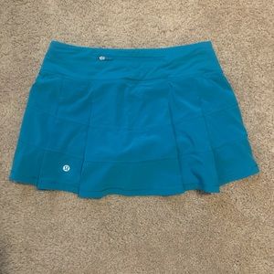 Lululemon, pace rival mid-rise skirt, size 4, teal blue